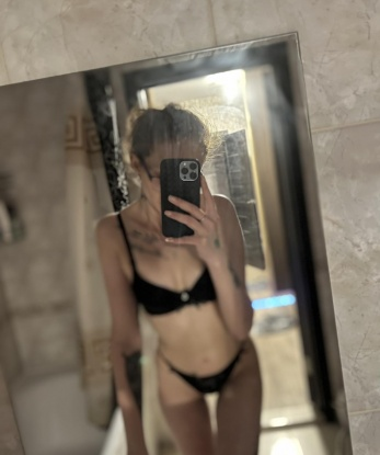 Анютка, 24 года